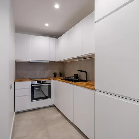 Mucenieku Street 1-bedroom Stylish Apartamento *